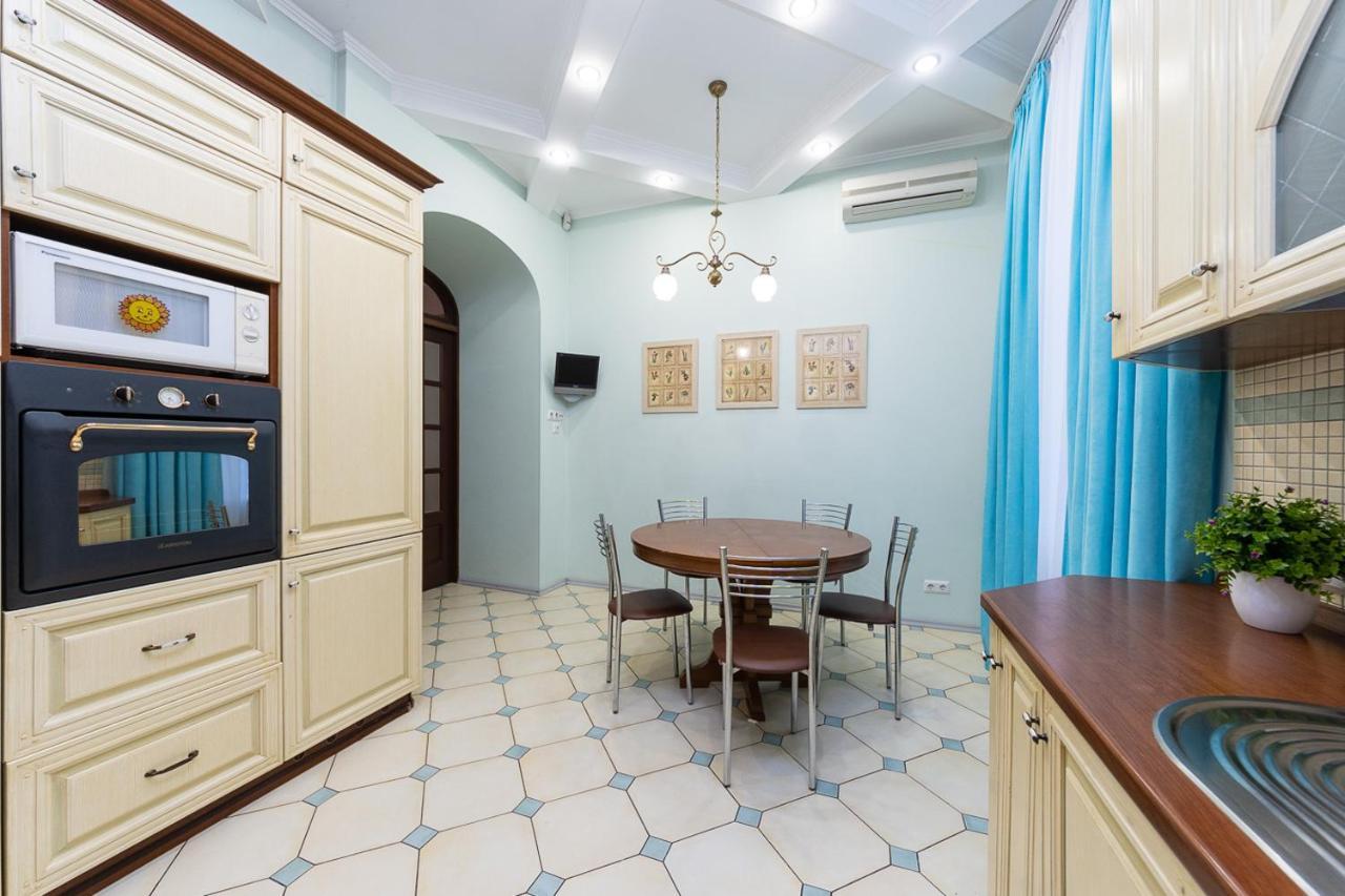 Apartament On Independence Square Kiev Ngoại thất bức ảnh