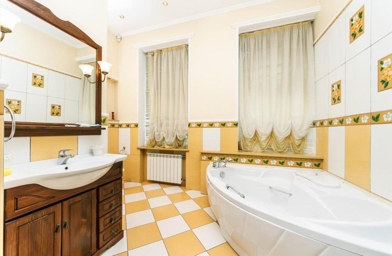Apartament On Independence Square Kiev Ngoại thất bức ảnh