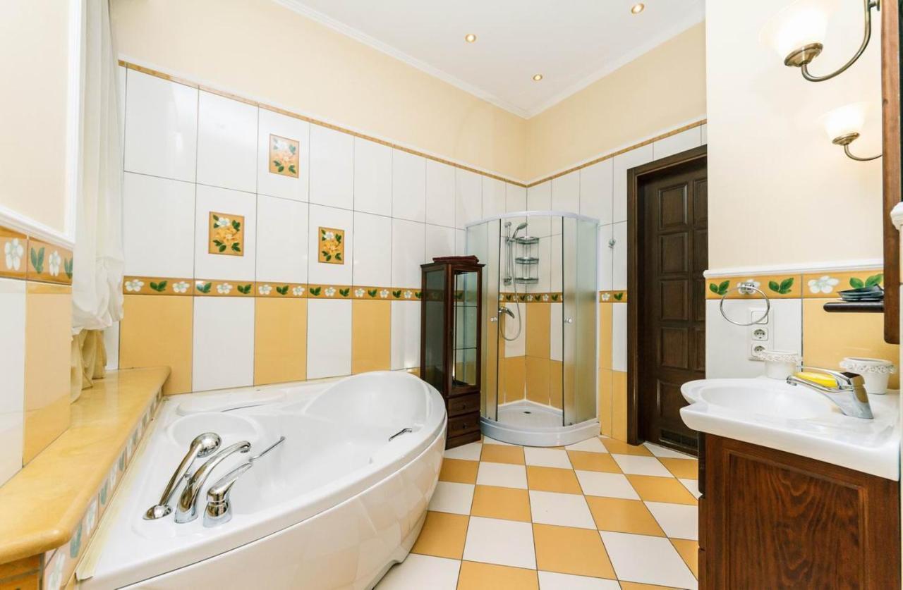 Apartament On Independence Square Kiev Ngoại thất bức ảnh