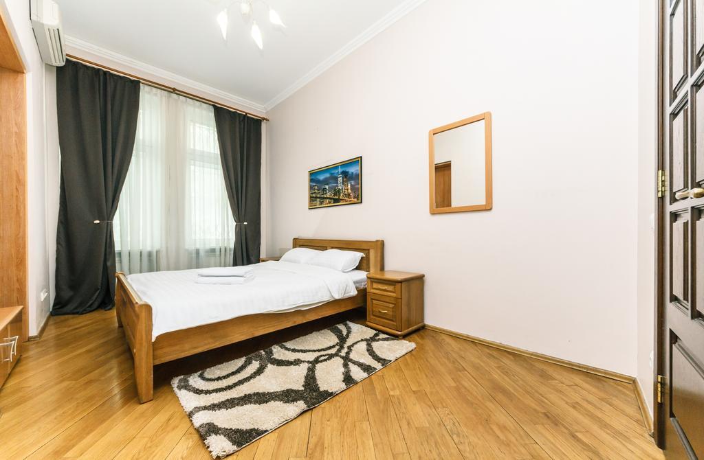 Apartament On Independence Square Kiev Ngoại thất bức ảnh