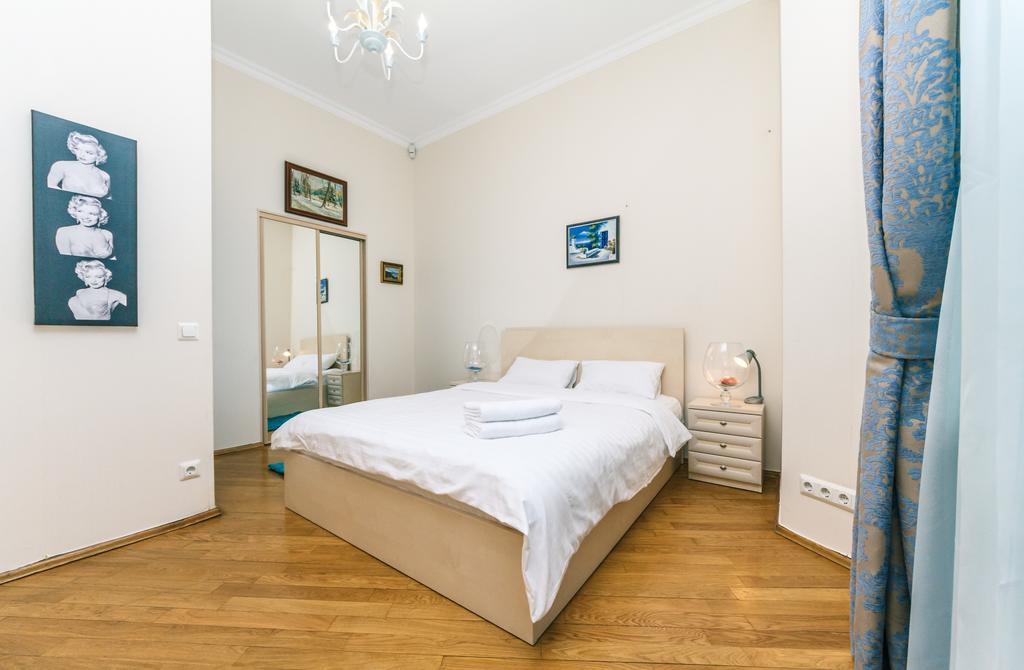 Apartament On Independence Square Kiev Ngoại thất bức ảnh