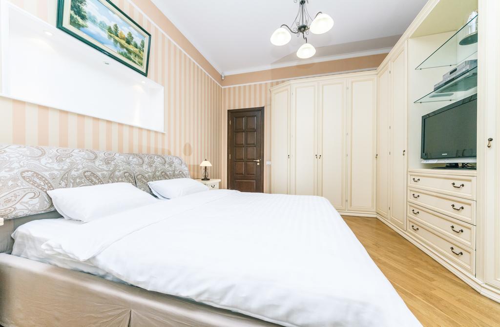 Apartament On Independence Square Kiev Ngoại thất bức ảnh